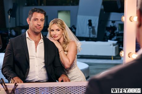 wifey: Jasnowłosa amerykańska puma Danielle Renae zostaje zbiorowo zgwałcona w sukni ślubnej