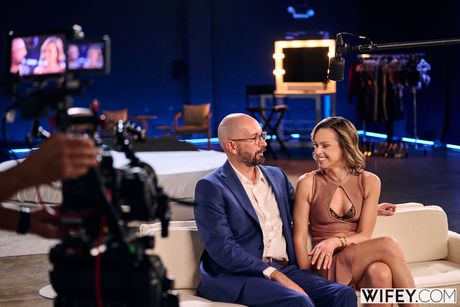 wifey: Doskonała Serenity Cox podwójnie ru****a przez czarnych i białych facetów